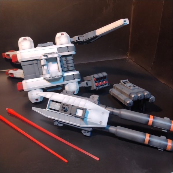取り敢えず！全て組み上がりました！😄ボディアーマーはこの先のデカールやトップコートの製作工程上取り付けてません！😀なので箱に入れて載せてます！で、この後はデカール、トップコートで完了になるので！製作ストーリーはこれで終わりにします！😀完成したら普通に投稿しますので！観覧宜しくお願いします！😄取り敢えず！ノンストップで組み立てたので！一旦作業ストップします！再開は夜からやろうと思います！😄（1枚目）