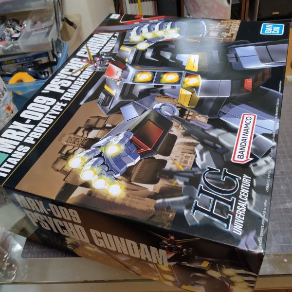 次はサイコガンダムやります！😀ですがサイコガンダムマークIIのデカールは簡単に手に入るのに、このサイコガンダムのデカールはなかなか手に入らなくて😅仕方ないのでティターンズ系のデカールと手持ちの合わせ技でデカールはこなそうと思います！😄今回もスジ彫りは入れないで製作すると思います！😀デカールその他が2日後に揃うので！それくらいから始めようと思ってます！