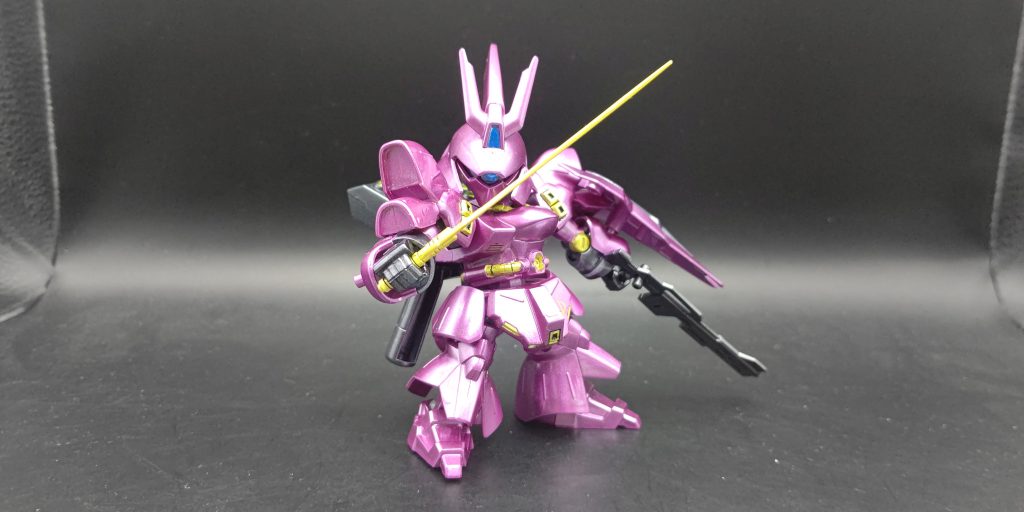 流石に少しばかり筆で応急措置はしているのですが腕の部分は見落としたり塗料がエッジ手前で固まっていたり散々な出来になってしまいました