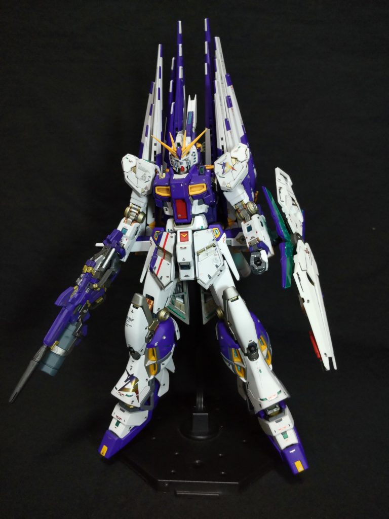 正面から見るとこんな感じです。フィン・ファンネルがあんまり目立ちません😄。