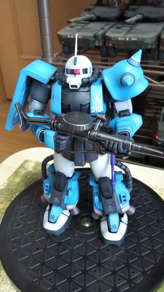 メインスカイブルー、ジャーマングレー、ライドグレー、メダルブラック、赤、スモークグレー、空色、蛍光ピンク、パープル、黄色、焼鉄色黒、、シルバー、つや消しクリアスプレー💦 いつものグラデーション仕上げです💦