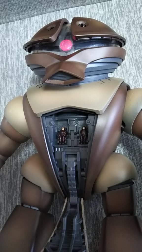 このキットにはアカハナ中尉（工作員として実名不明のえらい方）他1名が入っています💦