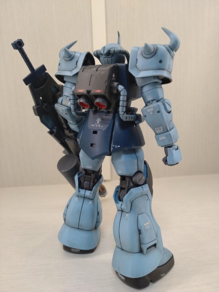 背後～脚部合わせ目消しにバーニア塗装