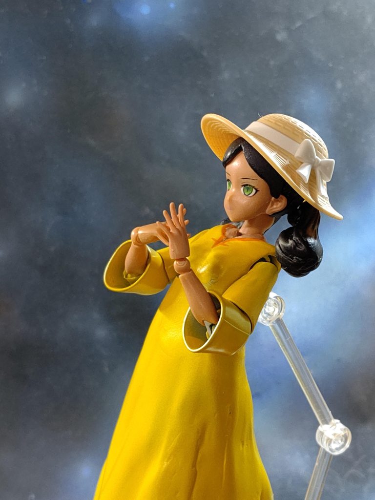 ヨコ顔です丸めたおさげは上の方にあったショートツインテール髪形をこの位置に移動して毛先カットしてポリパテで丸めました