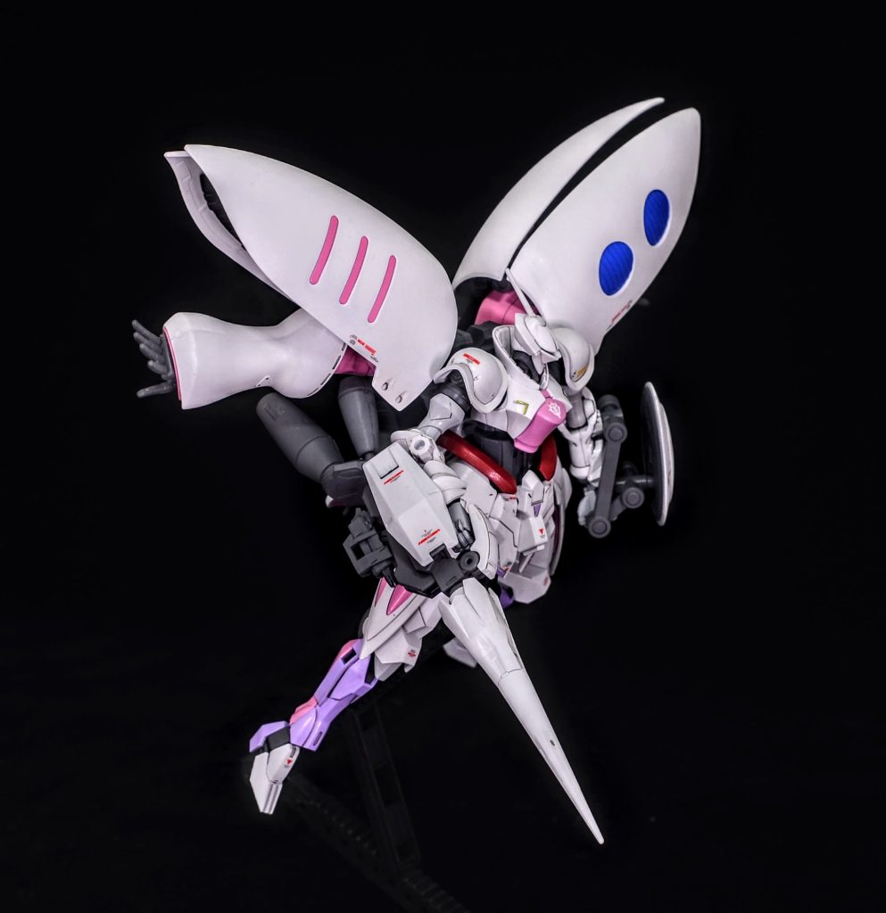 主兵装の［ハクジⅡ］ですハクジを取り回しの良く、より小型化した新型ランスです後端にフレキシブルブースターを装備、本体下部にはゲルググのビームライフルを内蔵しており、火力と機動力を同時に強化する装備です