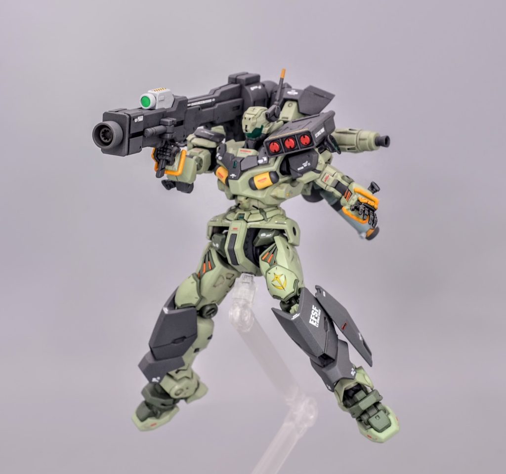 バズーカ装備でキケロガを攻撃！