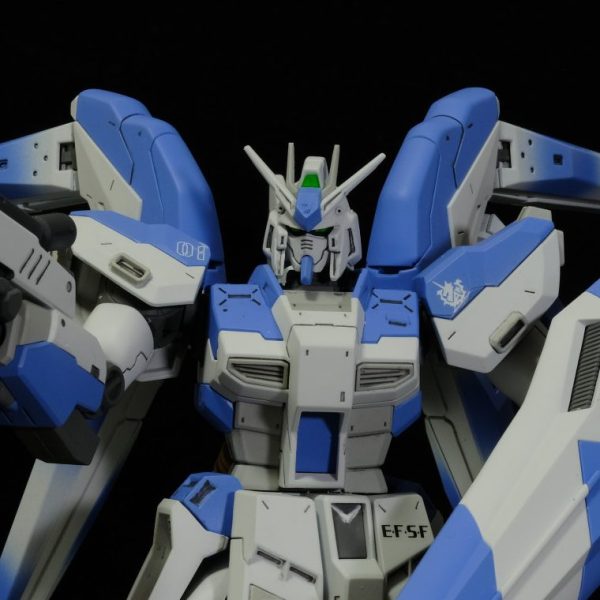 HGUC Hi-νガンダム（ファンネル グラデーション塗装）