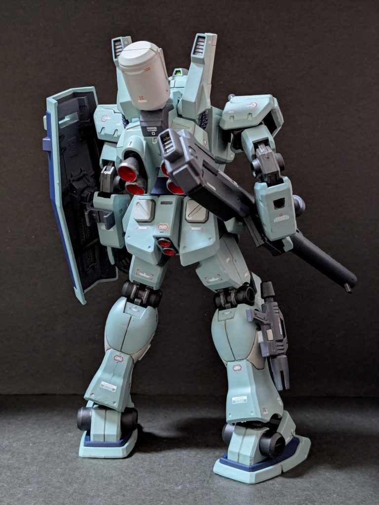 【背面】上半身がタイプC、下半身がカスタム、バックパックがマークIIで、バズーカがステイメン。年代が近いMSだとまとまりがいいです。