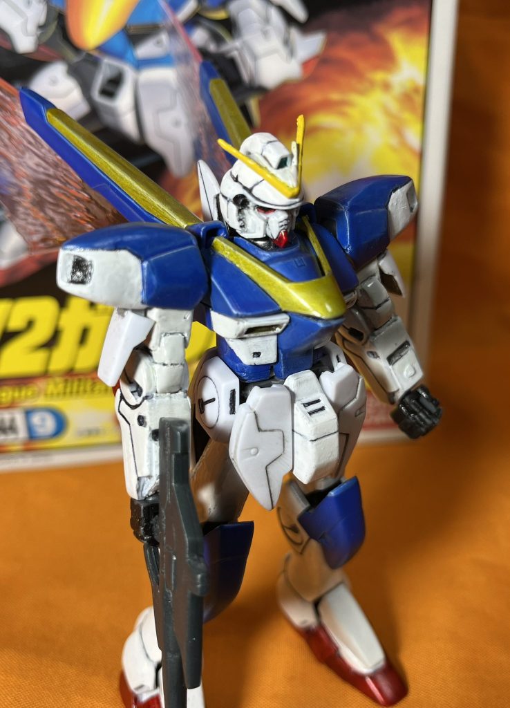 改修箇所は「胸部」のマッシブ化、「胴」、「太もも」の延長、「脚」幅修正、「肩パーツ」短縮と腕の「関節部分」をプラ板で加工と割と大工事となっております。