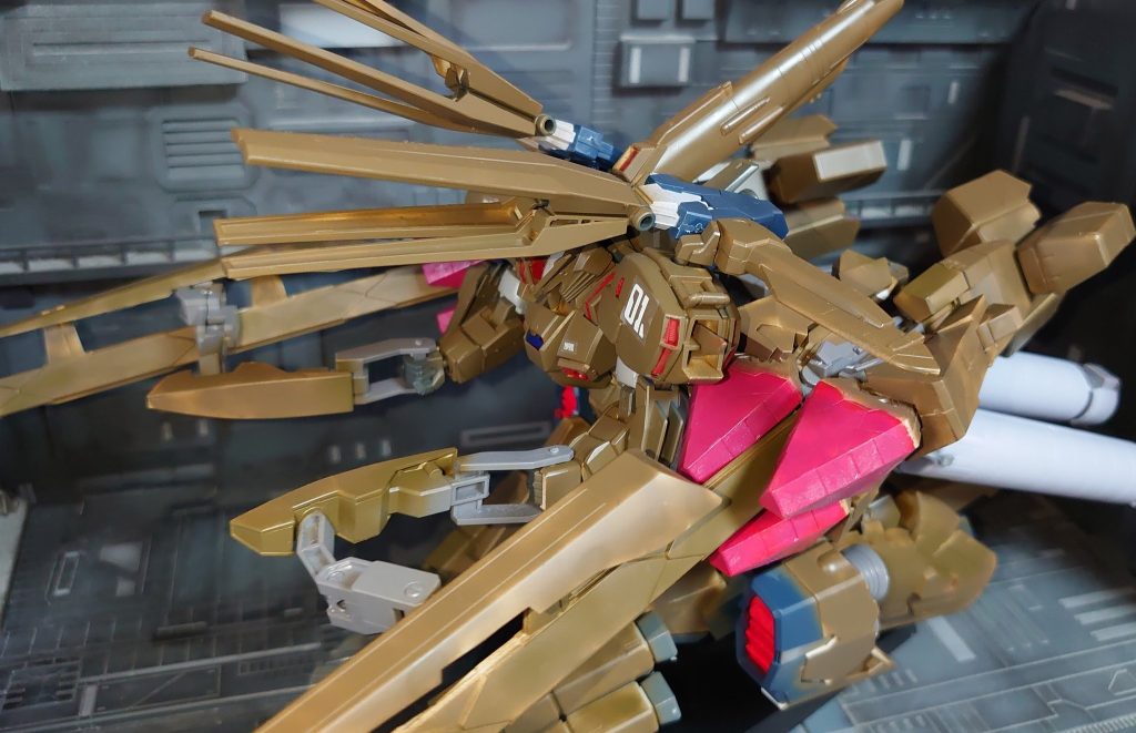 背中はビームキャノンをB装備のインコムに換装