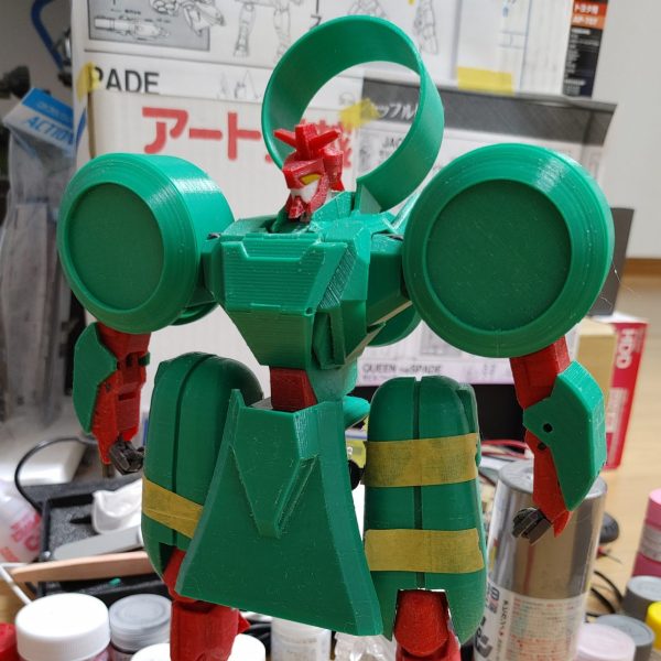 基本的な部品がほぼ揃いました(^-^)バランス確認しながら黄色の部品に取り掛かります。印刷が二色までなんで黄色のフイラメントに交換が面倒くさいので後回ししてました(^^;)（1枚目）