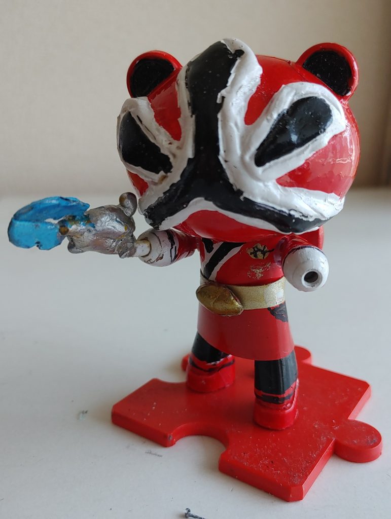 第２０話「ギャルに真剣！緒乙はキャラ変！？」に登場したシンケンレッド。持っているテガソードは、前の複製ではなく、シンケンレッドの製作時に、パテ作業中についでに？製作(*´∀`)♪