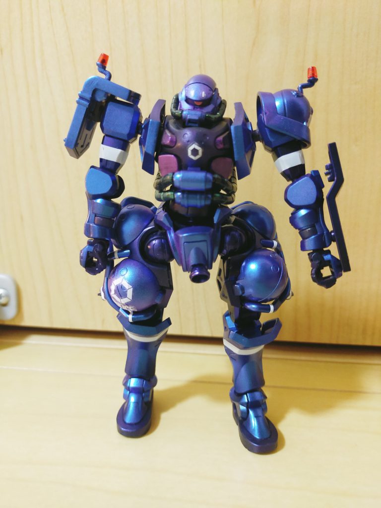 思ったように光の反射で見える紫が発色せず、塗装に苦戦しました。何回も塗り重ねたら上手くできました！