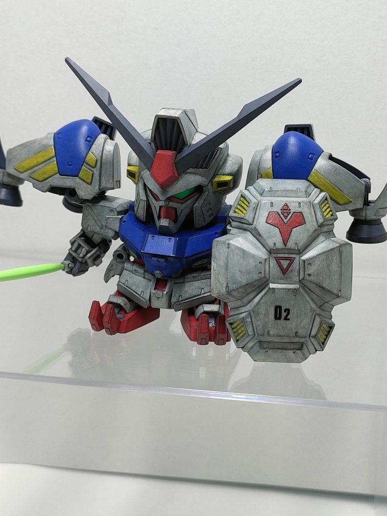ビームサーベル＆バーニア展開!!カッコ良い(gundam-kao3)盾の持つ部分は持たせようとしたら折れました（泣）ただ本体に立て掛けてるだけになります(zaku-kao4)