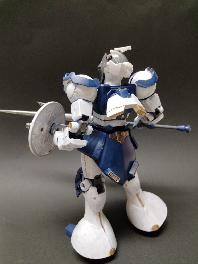 最近は同社の30MLシリーズばかり作っていてガンプラが久しぶりなので、盛り過ぎずにシンプルな騎士をイメージしてます