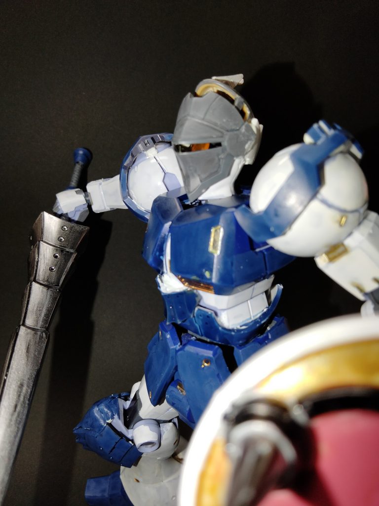 兜から視えるモノアイの色気良いですね(⁠*⁠´⁠ω⁠｀⁠*⁠)