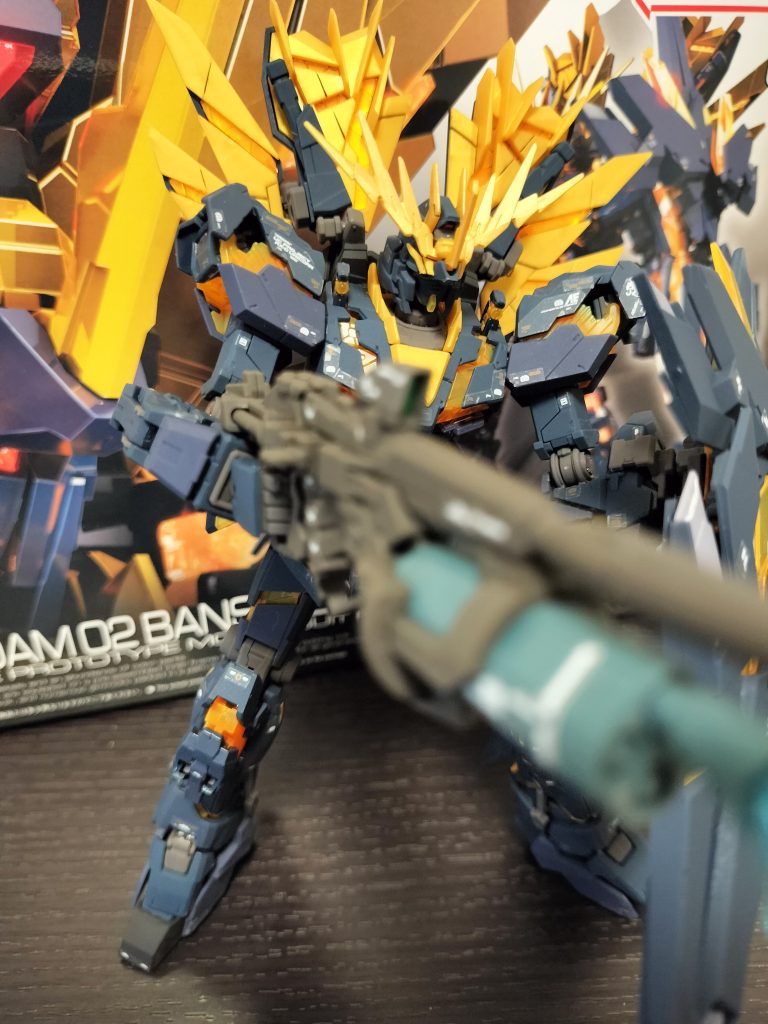 アタマのアンテナを広げるときに、ポキっと折れてしまいまして…この写真の時点でボンド使用してカチカチに固めています…二度とユニコーンモードにはなりません💦