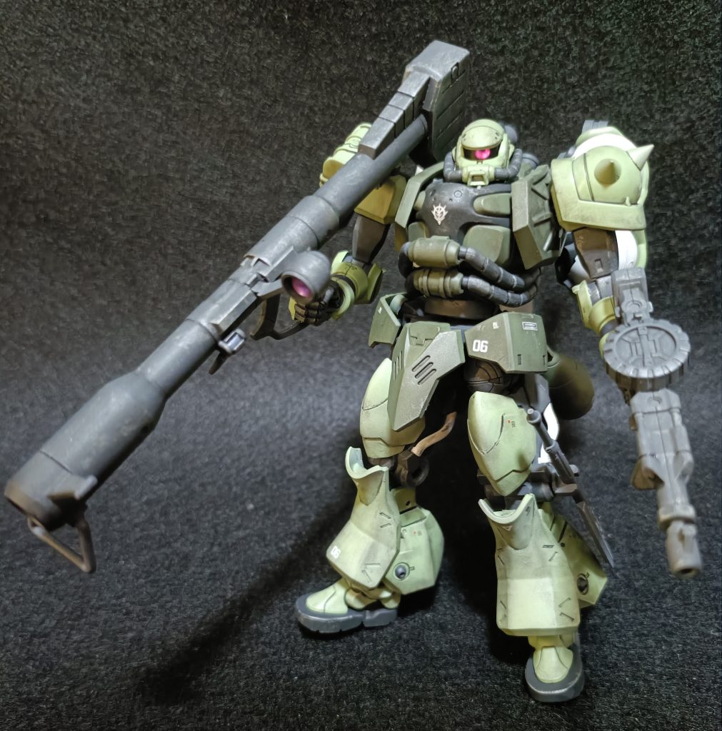 全体。脚部を30mmから持ってきてミキシング。スマートになりました。すねアーマーを逆さにつけたり、足首をとりつけるのに関節を構築したりといろいろ頭をひねりました。