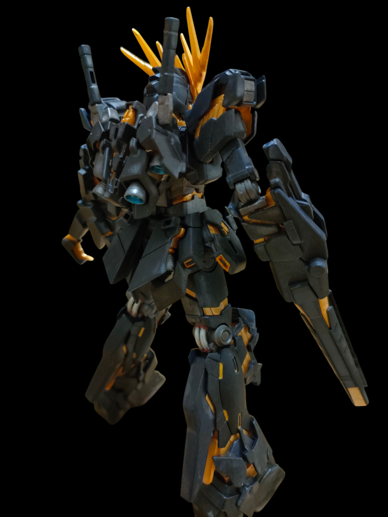 背面のマッシブ感が堪らないです!スラスター内部は大好物の青竹色を使用しています(zaku-kao6)