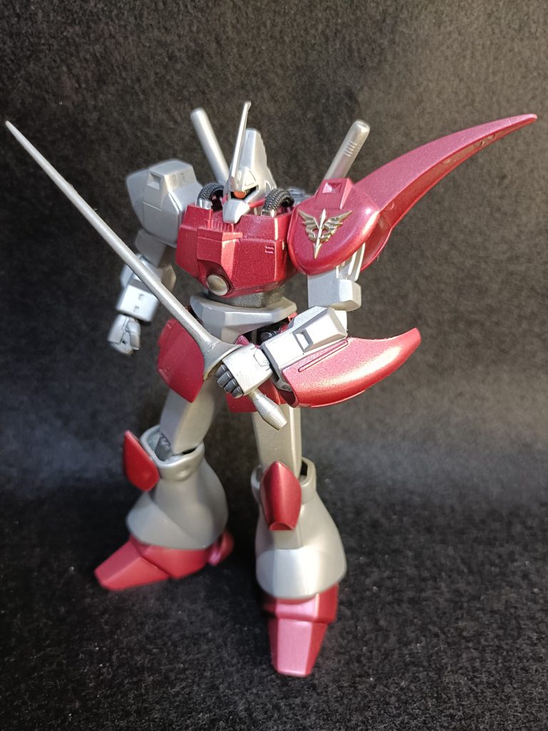 旧キット改造、ガズＬ。ジムとのミキシングやポリキャップの埋め込みで胴体のロールや腰アーマーが可動します。