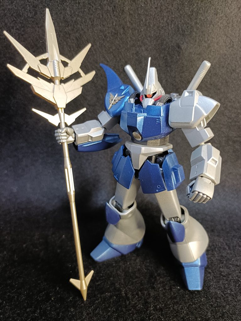 旧キット改造、ガズR。関節の可動域を確保するため、ジムの下半身を犠牲にしてます。