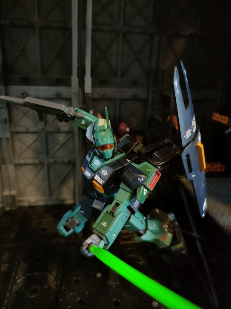 暗くて見えない💦ですが3節のホールディングアームで盾を装備してます。