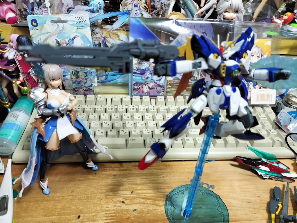 本来のシールドが無くてもビームシールドがてんかい可能性です　ライフリの腕を移植してます