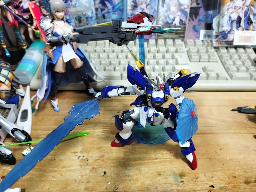 ビームシールドを実装したことで本来のシールドはライフリみたいにビットの用にサポートメカ?として戦えます まあバスタービームライフルをシールドに着けたままにしないと武器が無くて反撃不可ですがね(;・∀・)