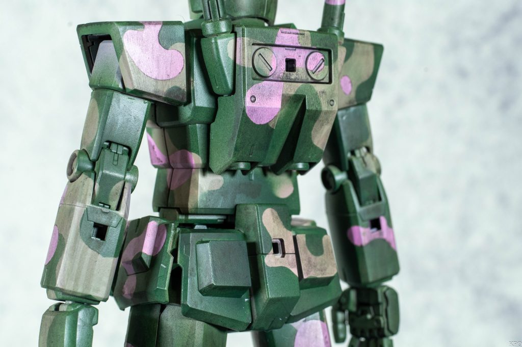 MG 1/100 RX-78-2 ガンダム Ver.2.0 マチュのキラキラ迷彩塗装–5枚目/制作者：KPO