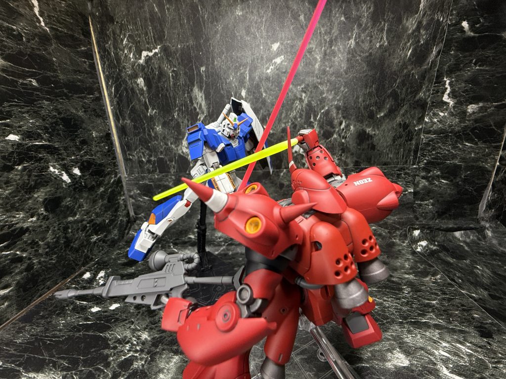 シャア『くっ、この反応速度は?!』アムロ『多少速くなったところで!』