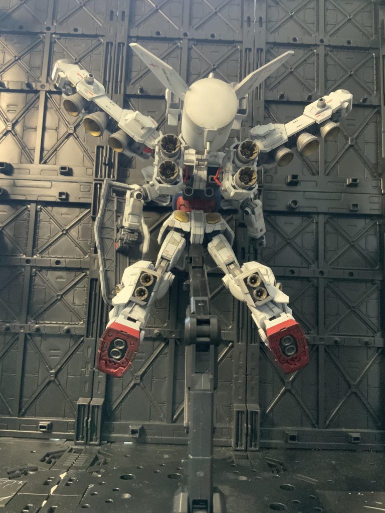 プロペラントタンクに付けた安定翼は宇宙では無意味ですねー😅おっと、設定は無しだから、見栄えが良ければ。という事で😅万博記念の製作でしたー🙇