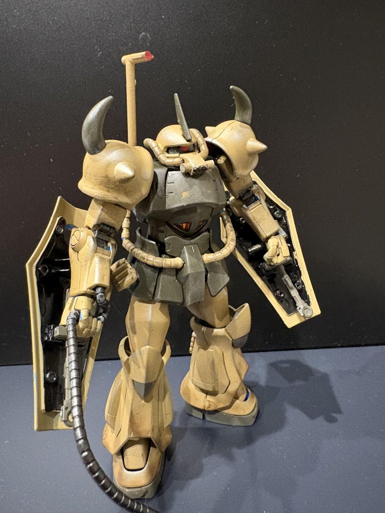 背中の追加カメラ、右腰の砂排出ポッドをランナーを使用し作りました初めての工作です