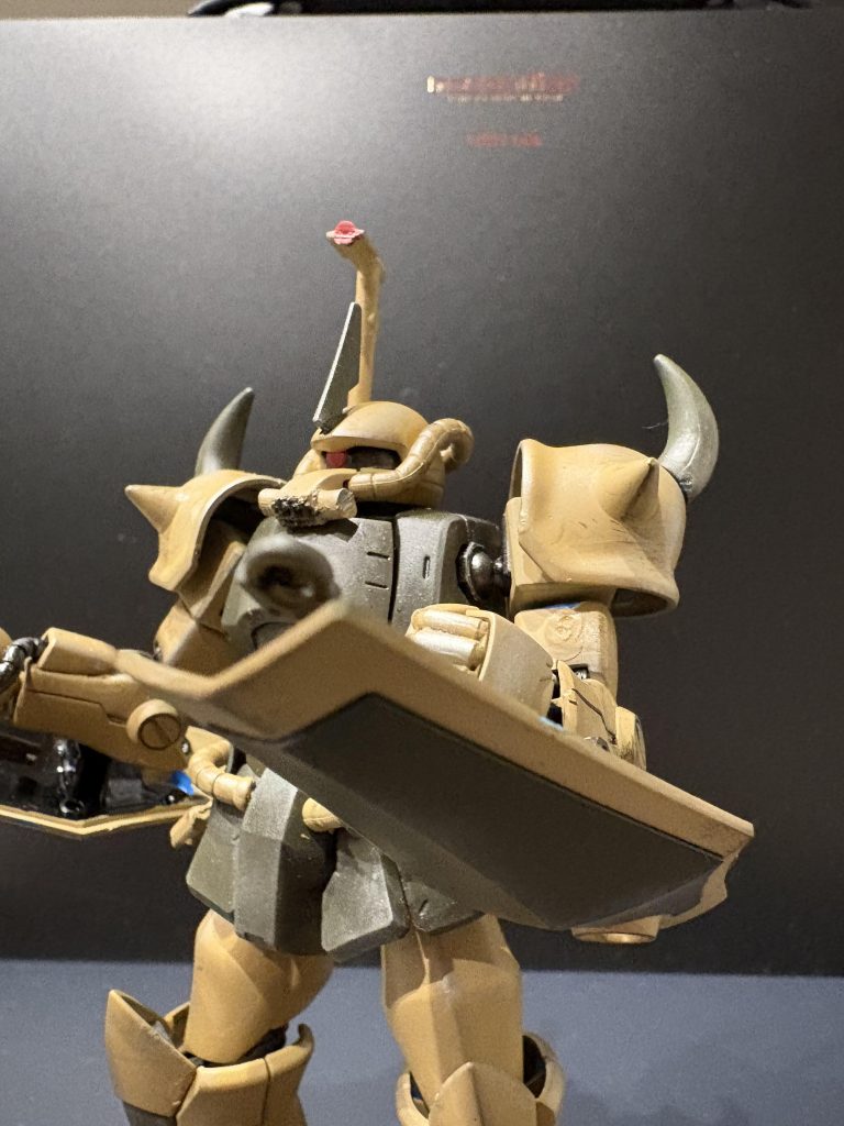 シールドを2枚装備し生存力を高めています