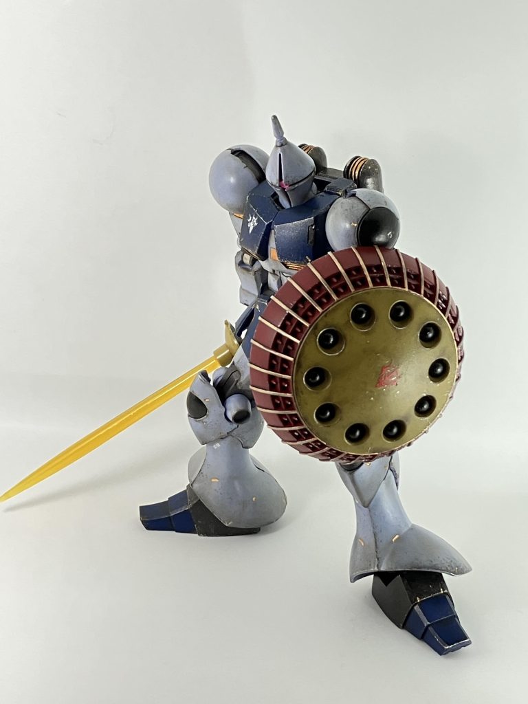 シールドのゴールド塗装が難しかった。近くで見ると雑さが目立つ(他の箇所もだけどwww)(gandam2)