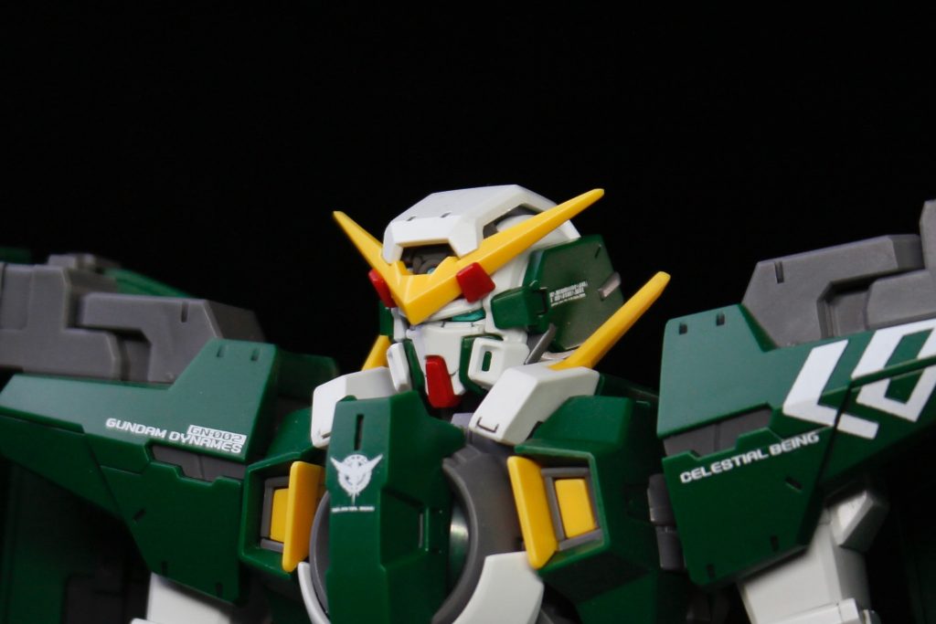 制作は墨入れ＋水転写デカール貼り付け、そしてクリアパーツを除くの全パーツに半光沢トップコートを吹きで仕上げました。