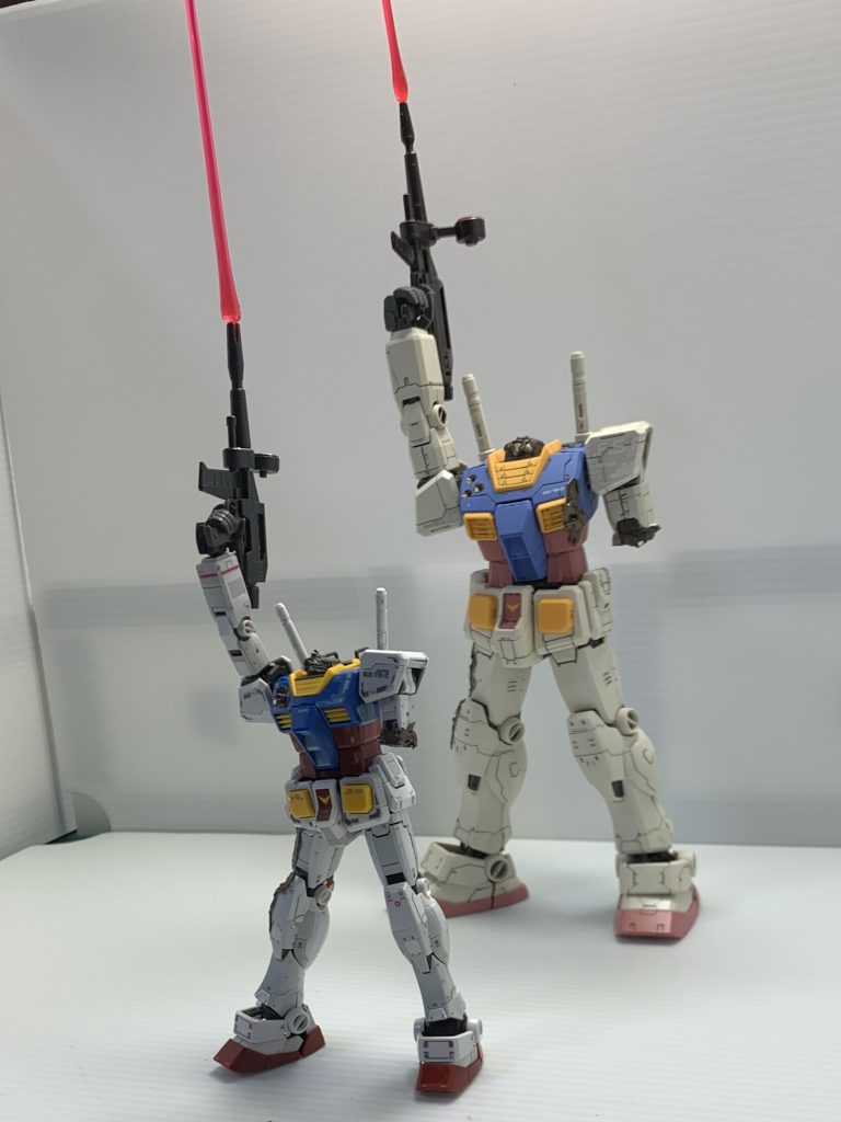 せっかくなので、MGとRGガンダムラストシューティングを並べてみました。