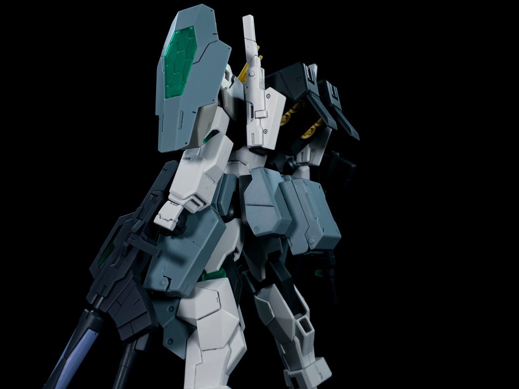 HGケルディムの優秀な素質を継承しつつ、ケルディムの武装も保持したため、このケルディムガンダムサーガのキットは遊びの幅がより広がり非常に面白いHGキットとなっています。