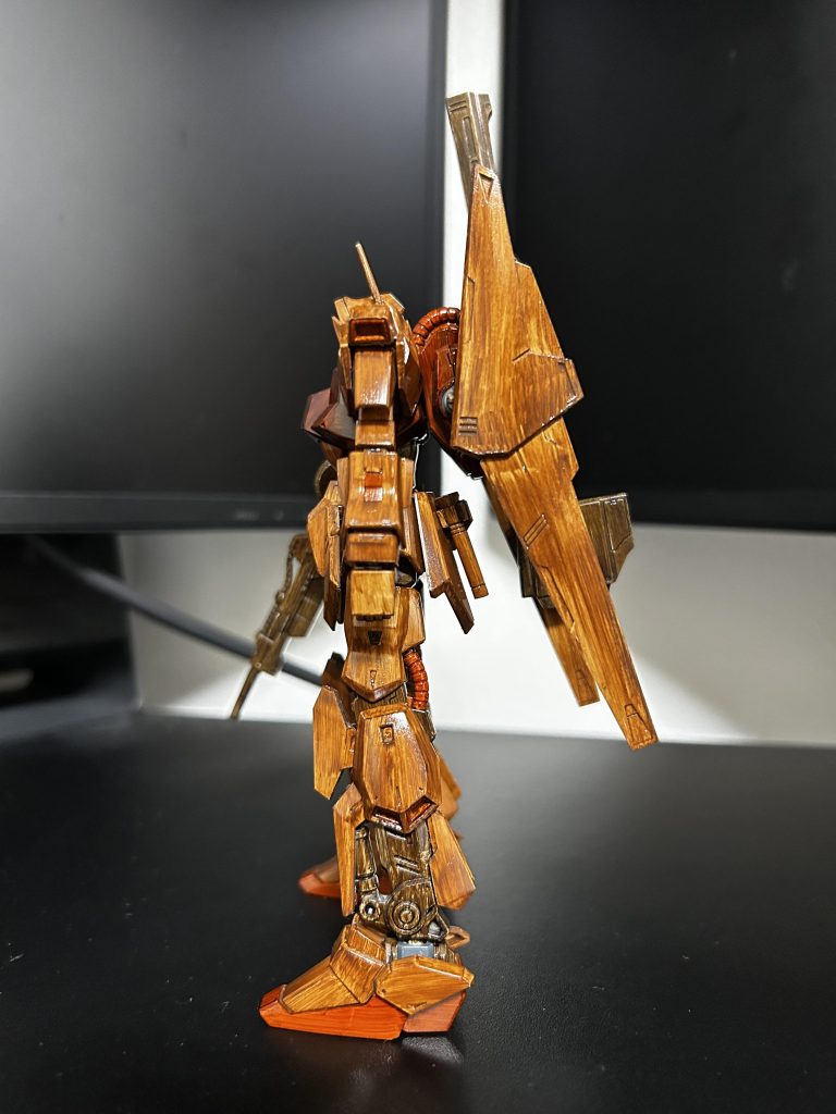 足関節のポリキャップが剥き出したのを後で知りました…(HG百式製作は2回目なのに…)