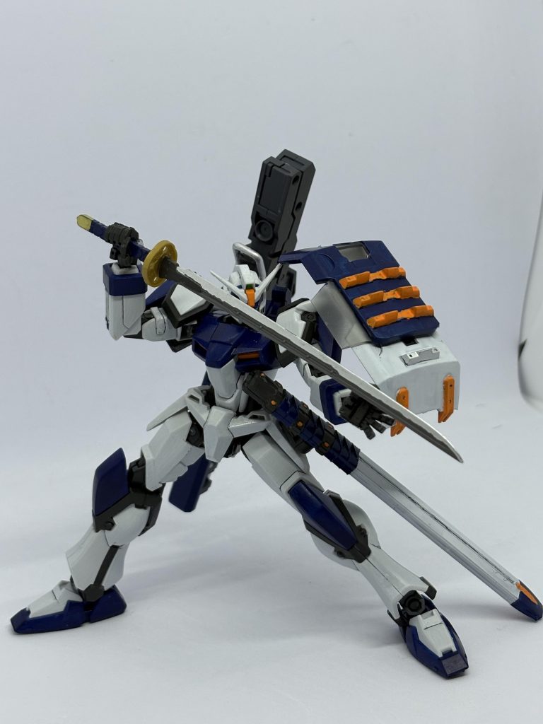 それでは最後にサムネの別角度写真で締めます。次のアイデアは今2個くらい浮かんでるけど出来るかは分からない。剣闘士や決闘にちなんだ物から命名してます。大剣も決闘の神様ウルから。フタロシアニンブルーというのがめちゃくちゃデュエルに似合いそう!から思い立ったのが始まりだったりします。