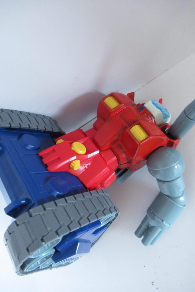 ちょっとこのモビルスーツちょっと怖いぞ！