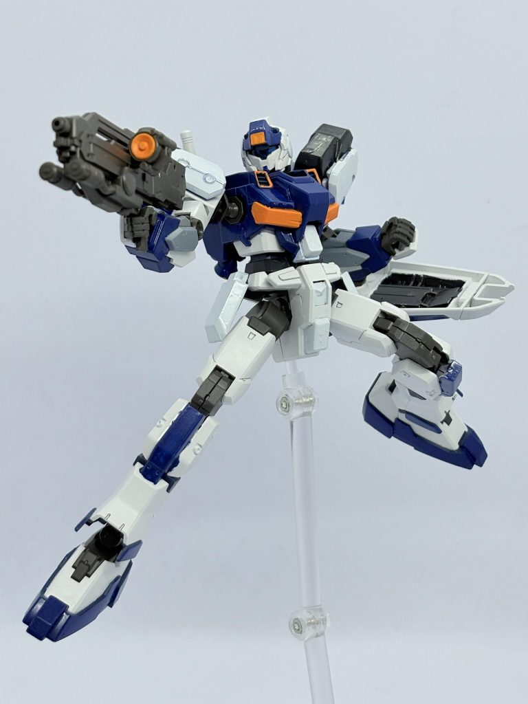 というわけでジーラインでした。ガンダムNT-1とガンダム4号機？とグスタフ・カールも作りたいんだよなぁ。あとそろそろ初RGでHi-νガンダムも作ってみたい。それも塗装変える気だろ？な、なんのことやら……そろそろデュエルまったく関係ないやつも作りたいけどね。