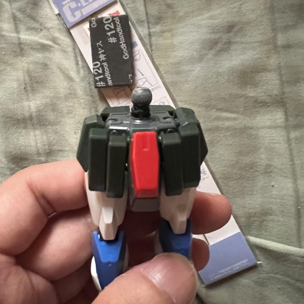 ミキシング自体を考え始めて約2年(ミキシング用のガンプラ買った時から考えると3年以上)やっとのこさ、形になって来たので初投稿です。改造初心者なのである程度の粗はお許しください💦ビルドダイバーズ世界前提のダブルオー系(主にセカンドシーズン)のミキシング機体です。メイン写真は少し前の物です。ケルディムの腰は本来胸部辺りまで貫通する感じで軸が延びてましたが切断してボールジョイントを取り付けました。ライフルビットもつきますが、ポロリ対策中なので今回は無しです。(写真2枚目)また、アリオスの腕にあるサブマシンガンは銃口が見えるように装甲を切断しました。肘側はどうしようか悩み中です！改造初心者なのでアドバイス頂けると嬉しいです！(写真3枚目)ダブルオーのGNドライブ基部もパテを使用して、形を変えて五角形に(五角形であってるのか……？)あとは肉抜きをある程度埋めました！(写真4、5枚目)ポージングはこんな感じです。(写真6枚目)武器にはMSGのメガスラッシュエッジ2とガンブレードランス2を使用しました。とりあえずはこんな感じです！ガンスタ投稿は初なので読みづらかったら申し訳ありませんm(_ _)mまた、進捗を上げますので、是非ともアドバイス頂けると嬉しいです！（2枚目）