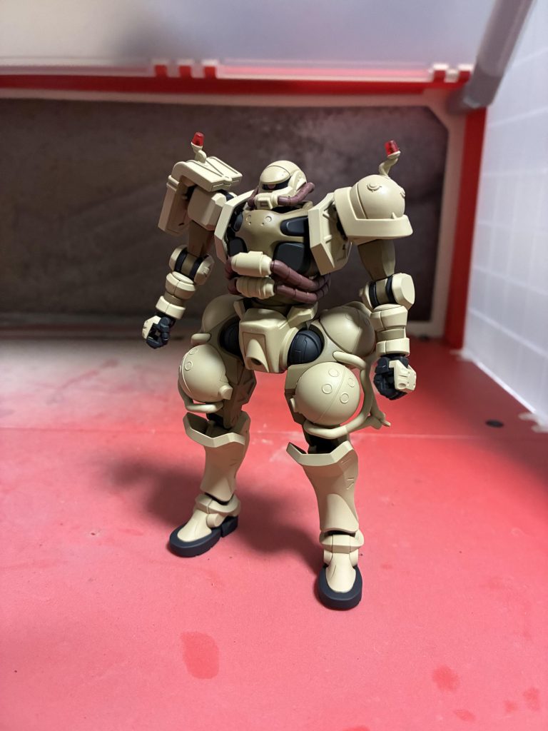 製作途中のウェザリング前の状態です。これはこれでキレイですが、やはり汚したい欲が湧きますね。新雪に足を踏み入れる快感と似ています。