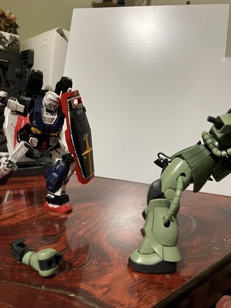 ググググドシャーァァァンガンダム「フン!やはり口だけだったか」