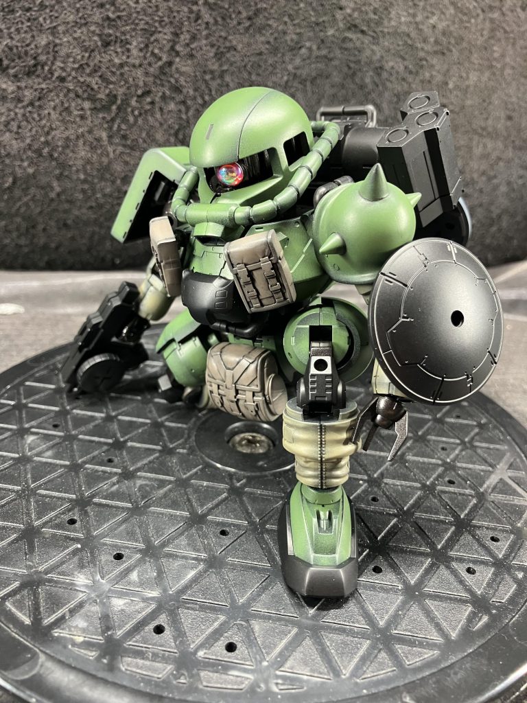 HGザクには酷な膝立ちも楽々ですw