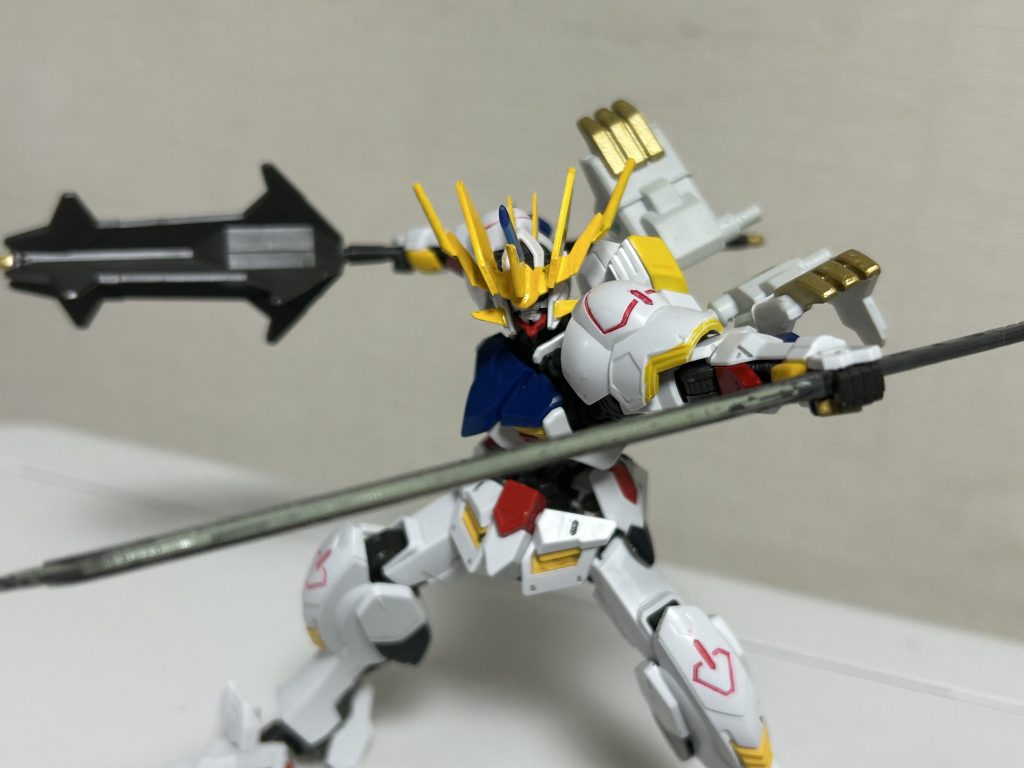 肩部のクローはバックパック腕に装着可能