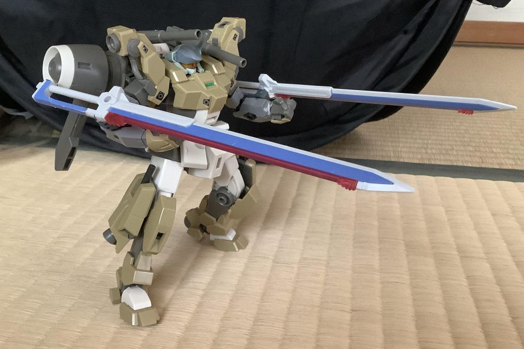 バックパックにはビームキャノンがあるため、ビームキャノンで敵の腕や脚部を破壊してから対艦刀でトドメをさすみたいなコンセプトで作りました。