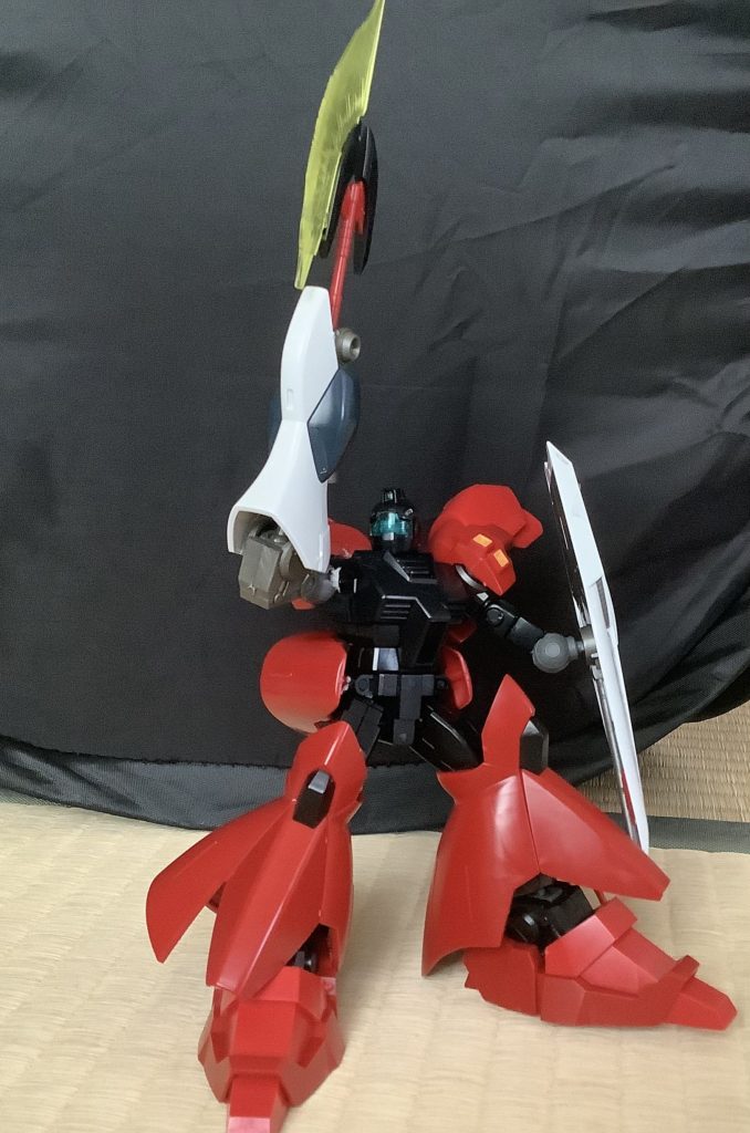 パーツには、ジム、サザビー、νガンダムを使いました。