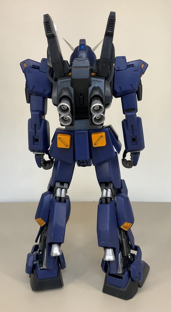 ふくらはぎ裏のパーツは、ジャンクボックスから取り出したＺガンダムとリガズィのパーツから作りました。