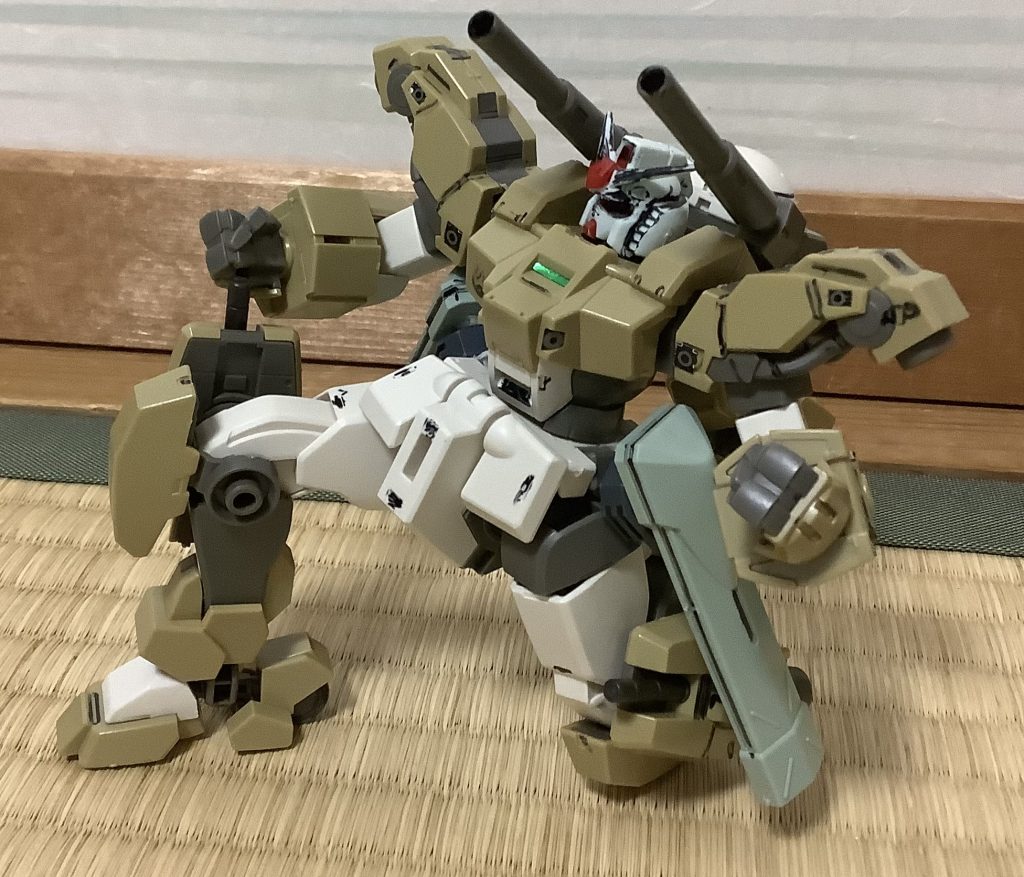 降下作戦を開始するジオン残党軍を、エイガーが操縦するガンダム6号機2型　マドロック2ndが迎え撃つ___